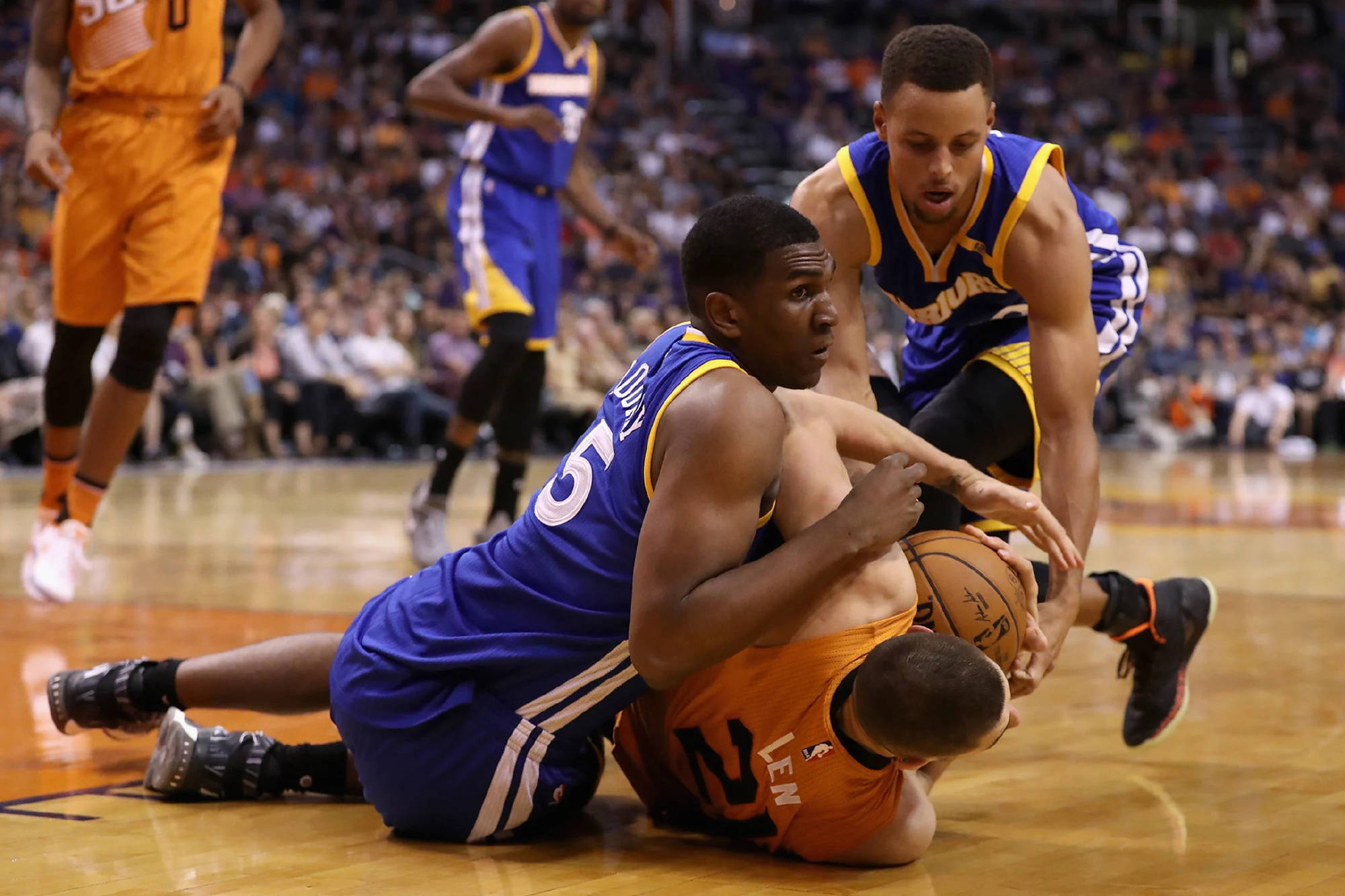 Looney的長篇文章告別了勇士：我從未想過過去十年來的任何團隊